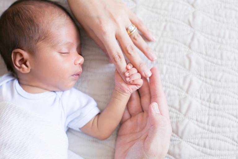 recém-nascido e pais