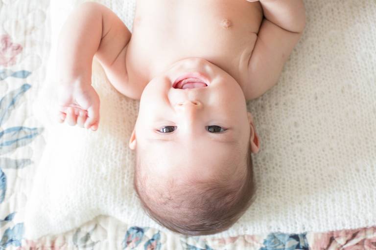 bebe três meses em casa