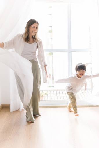 foto contraluz mãe e filho 