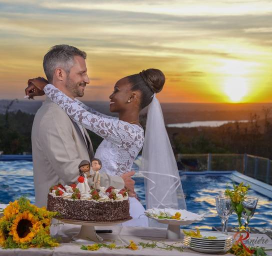 Casamento ao Entardecer  - Beleza Negra