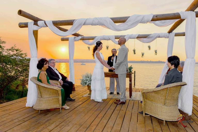 imagem casamento no lago