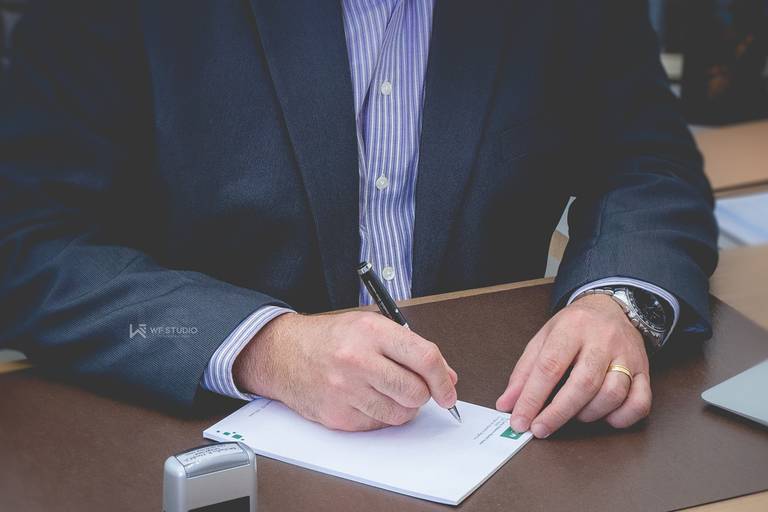 Dr. Carlos Naufel - Cirurgia Digestiva / Fotos no Consultório