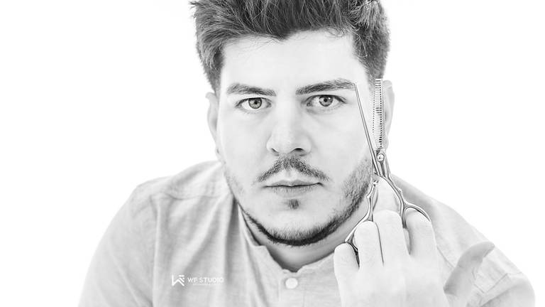 Hair Stylist - Jhef Aguilera - Foto em Studio - Redes Sociais