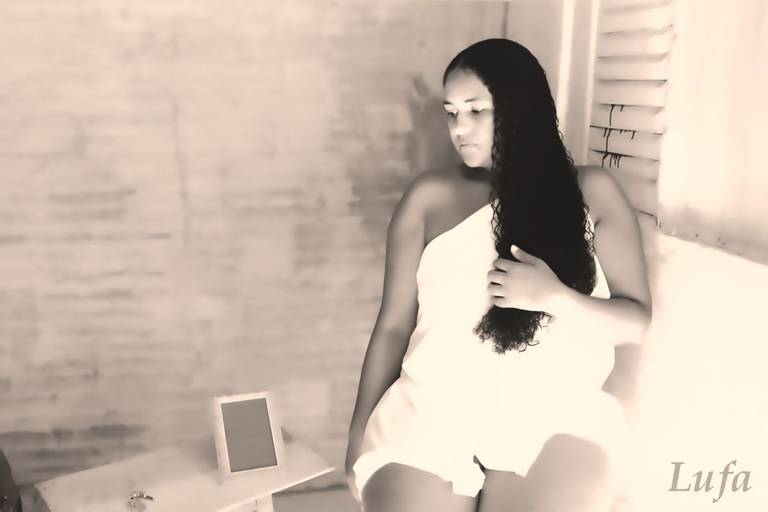 Por trás do olhar, há a esperança de um recomeço.