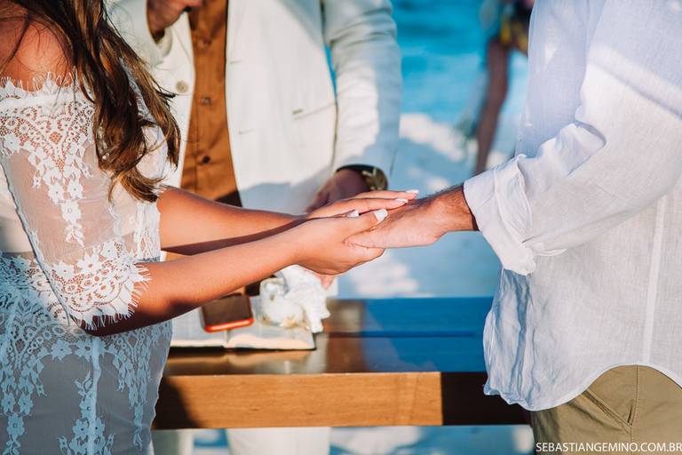FOTOS DE CERIMONIA DE CASAMENTO NA PRAIA EM CABO FRIO