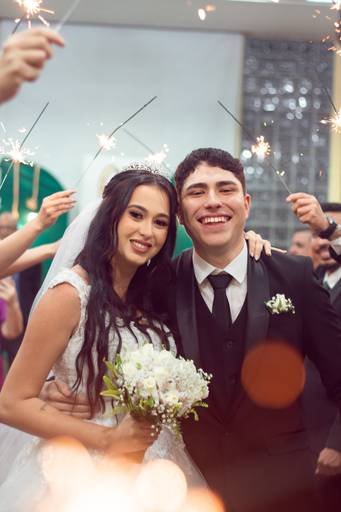 Noivos na igreja- queimados