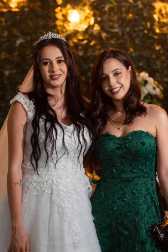 Noiva e madrinha - queimados
