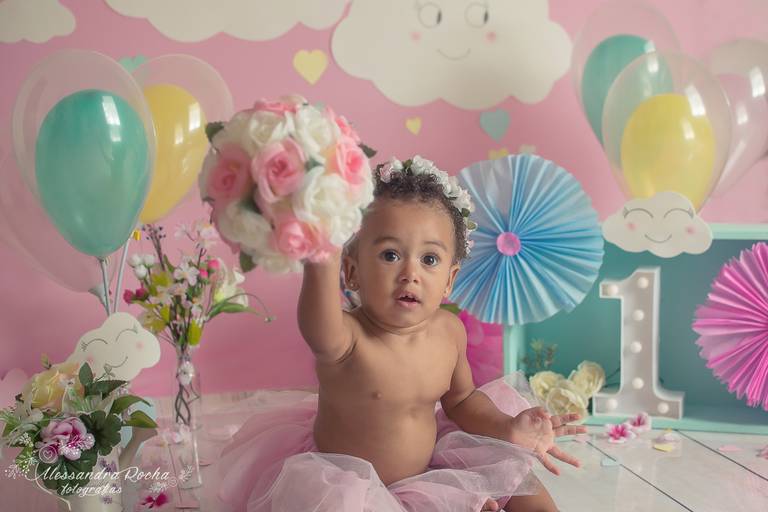 Ensaio Infantil realizado em nosso estúdio em Contagem. Mamãe e papai vieram comemorar o primeiro aninho da Alanna. Momentos em família. 