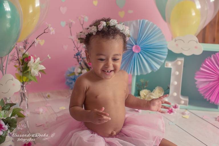 Ensaio Infantil realizado em nosso estúdio em Contagem. Mamãe e papai vieram comemorar o primeiro aninho da Alanna. Momentos em família. 