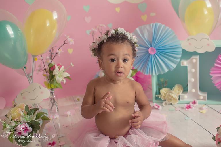 Ensaio Infantil realizado em nosso estúdio em Contagem. Mamãe e papai vieram comemorar o primeiro aninho da Alanna. Momentos em família. 