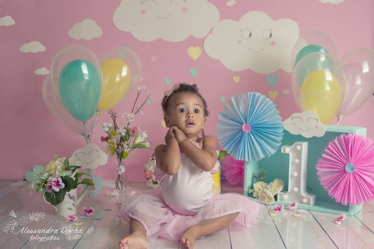 Ensaio Infantil realizado em nosso estúdio em Contagem. Mamãe e papai vieram comemorar o primeiro aninho da Alanna. Momentos em família. 