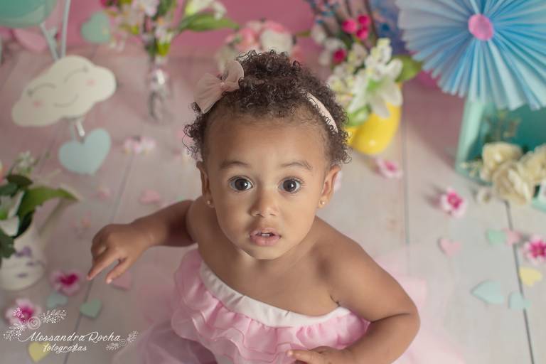 Ensaio Infantil realizado em nosso estúdio em Contagem. Mamãe e papai vieram comemorar o primeiro aninho da Alanna. Momentos em família. 