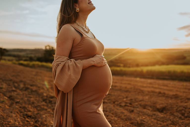 Ensaio gestante na natureza