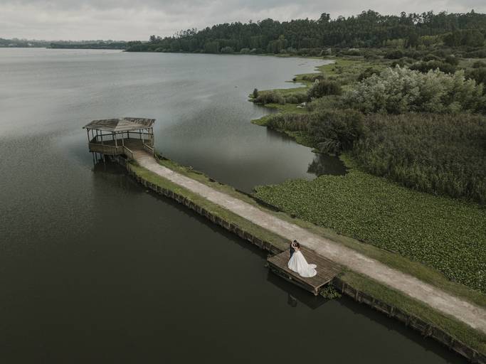 Love the dress (Trash the dress) em Pateria de Fermentelos, sessão pós casamento