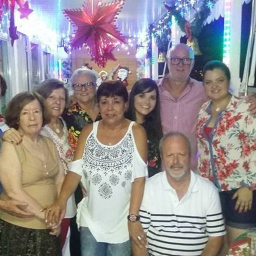 Celeste, Marina, Fatima, Anna Carolina, Michelle, Zely e Italo