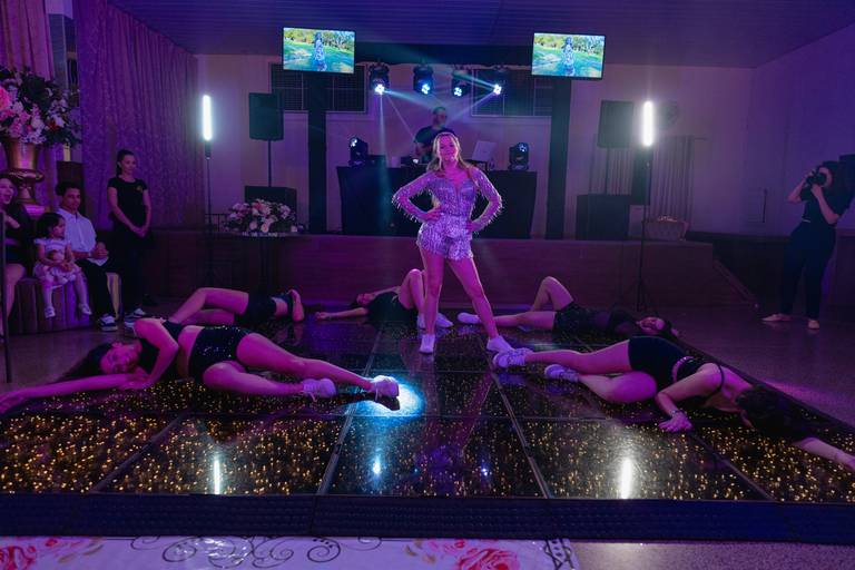 fotografo - debutante - 15 anos - arapongas - maua da serra - paraná -sonho de menina fotografo em maua da serra e vale do ivai - apucarana - marilandia do sul - faxinal - casamento - ensaio feminino - aniversário - festa infantil - aniversario 