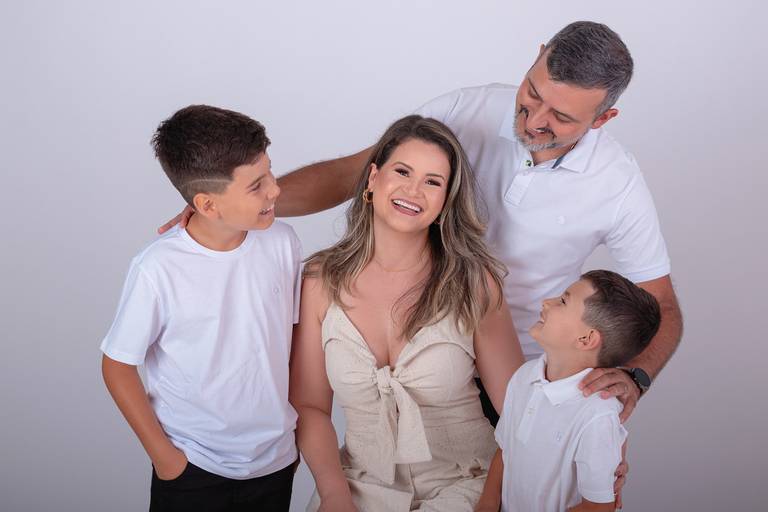 fotografo - debutante - 15 anos - arapongas  - paraná -ensaio em familia fotografo em maua da serra e vale do ivai - apucarana - marilandia do sul - faxinal - casamento - ensaio feminino - aniversário - festa infantil - aniversario - gestante