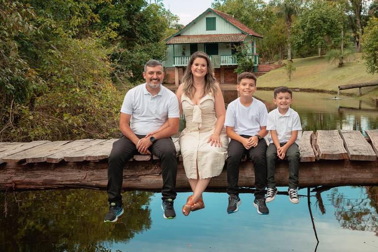 fotografo - debutante - 15 anos - arapongas  - paraná -ensaio em familia fotografo em maua da serra e vale do ivai - apucarana - marilandia do sul - faxinal - casamento - ensaio feminino - aniversário - festa infantil - aniversario - gestante
