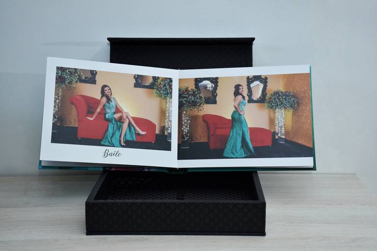 Álbum Laminado 20x25 (com 100 fotos)