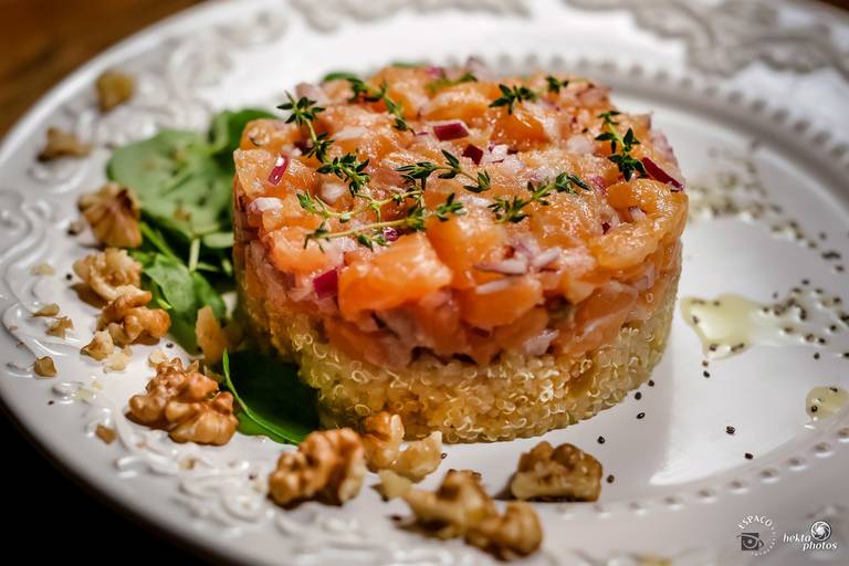 Salada de Salmão - foto: helio junior espaco fotografico gastronomia gastronomy photography goiania brasil