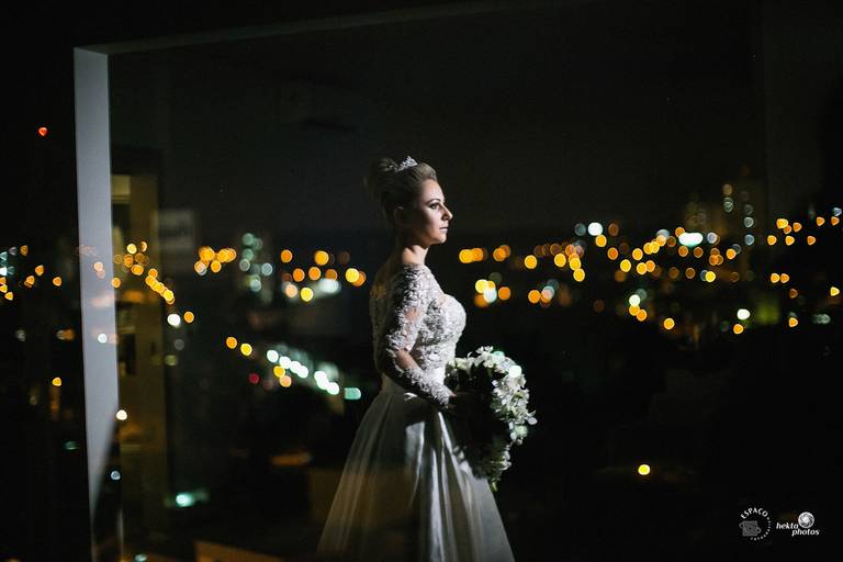 noiva se preparando para a cerimônia