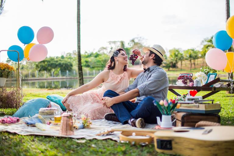 ensaio de casal na fazenda com piquenique