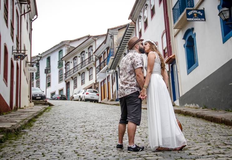 Noivos Júlia e Juliam ensaio pré wedding em ouro preto minas gerais, centro de ouro preto, centro