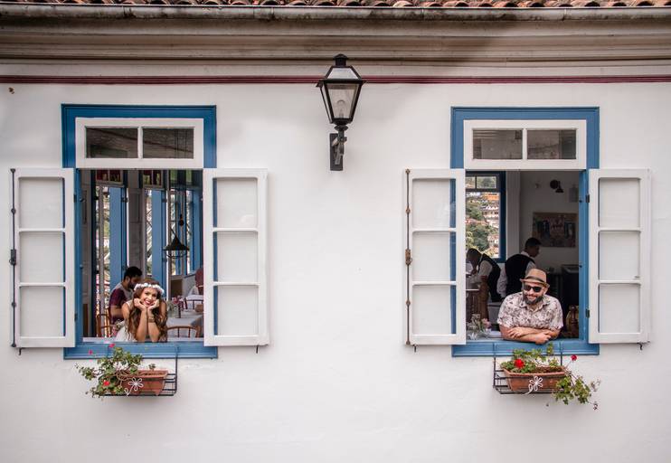 Noivos Júlia e Juliam ensaio pré wedding em ouro preto minas gerais, restaurante bené da flauta,  centro