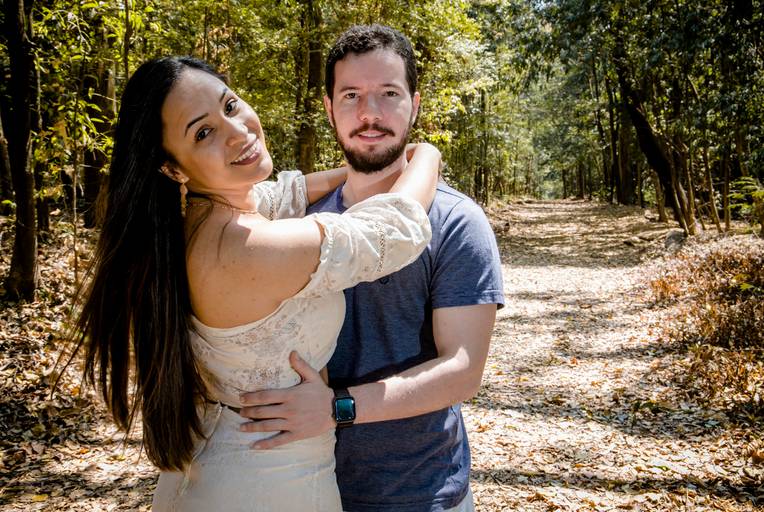 Pré wedding do casamento de Mélani e Pedro realizado em um parque em belo horizonte minas gerais