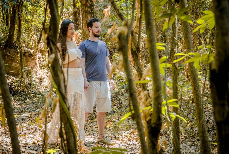 Pré wedding do casamento de Mélani e Pedro realizado em um parque em belo horizonte minas gerais