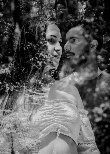 Pré wedding do casamento de Mélani e Pedro realizado em um parque em belo horizonte minas gerais, fotograffia de sobre-exposição
