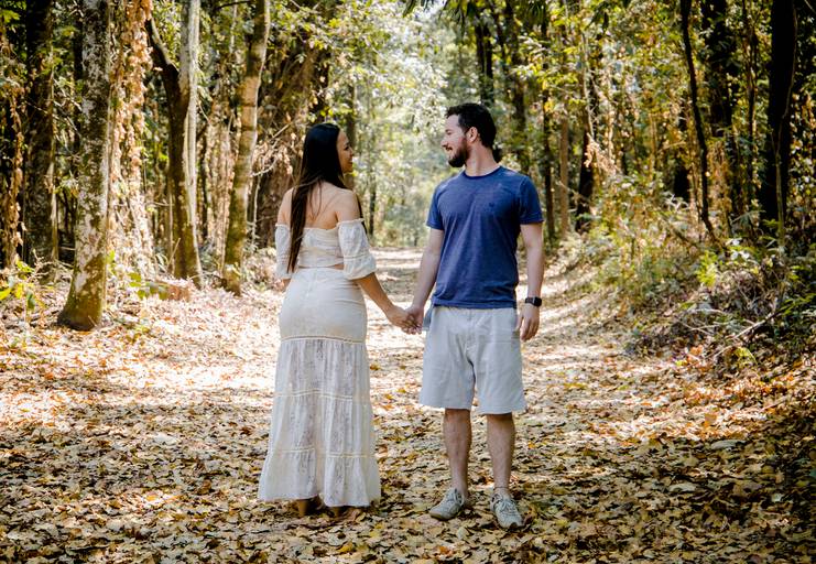 Pré wedding do casamento de Mélani e Pedro realizado em um parque em belo horizonte minas gerais