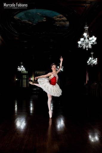 Ensaio fotográfico Bailarina 15 anos - Carol - Nossa debutante maravilhosa em uma linda sessão de fotos no teatro português na cidade de Santos S.P - Fotógrafo de Debutantes e festa de 15 anos especialista - Marcelo Fabiano Fotografia