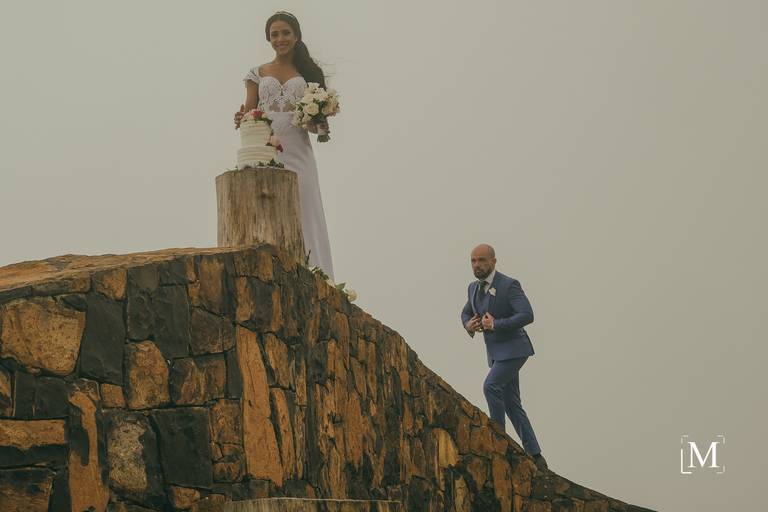 Noivos no Topo do Rio do Rastro Eco Resort Elopement nas Nuvens InComum Eventos