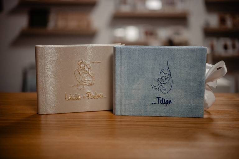 Álbum 15x20 com gravação em bordado