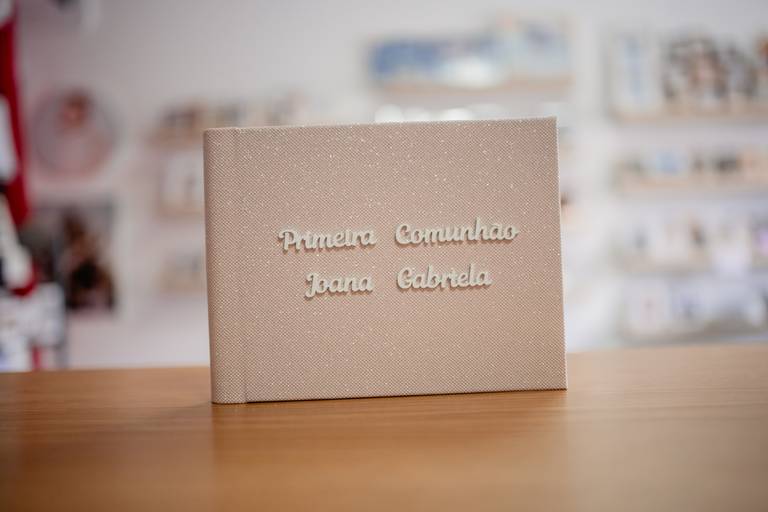 Álbum 15x20 com gravação em acrilico branco