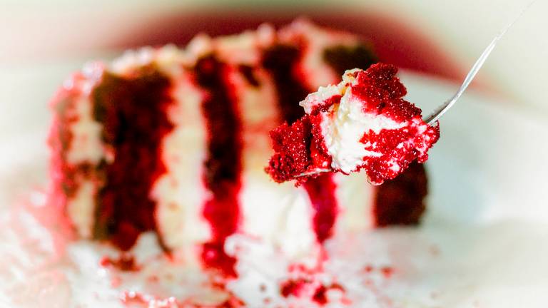 Bolo vermelho, delicioso.