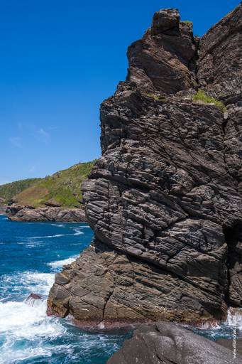 Em Búzios, escondida entre as praias da Foca e da Ferradura e acessível por uma pequena trilha (500 metros), fica a Ponta da Lagoinha, chamada por estudiosos de Himalaia Brasileiro.