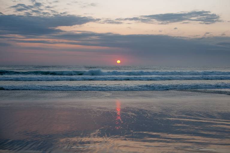 Por do sol na Praia Grande, tons rosados
 - Arraial do Cabo - RJ