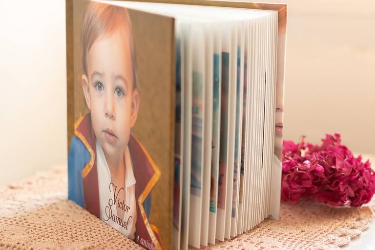 álbum com folhas rígidas