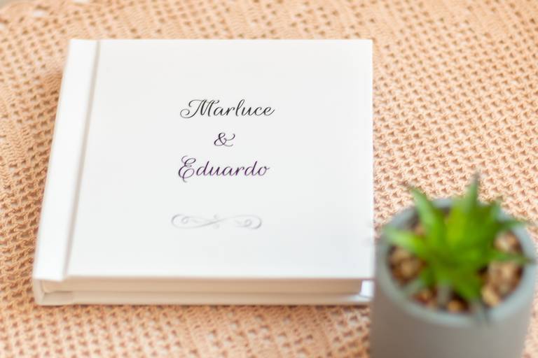 álbum tamanho 15x15cm