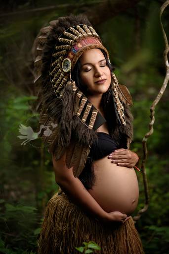 Fotografia de gestante em Cuiabá, com figurino próprio. Fotos em estúdio e externo.