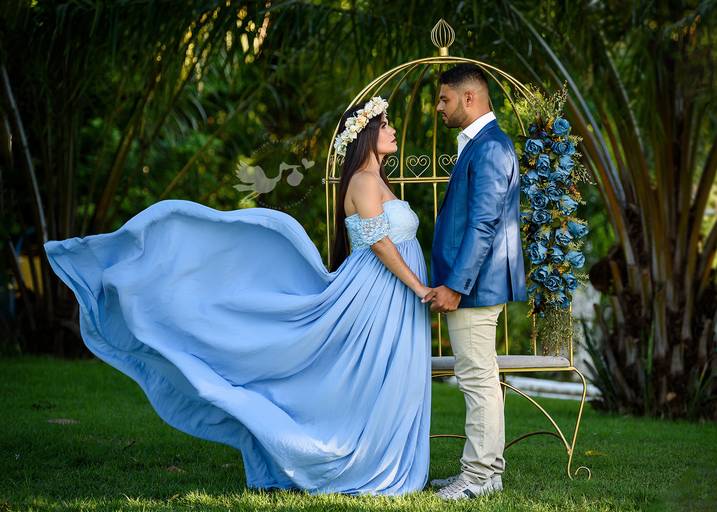 Fotografia de gestante em Cuiabá, com figurino próprio. Fotos em estúdio e externo.