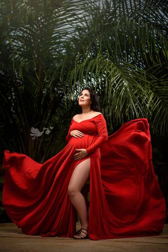 Fotografia de gestante em Cuiabá, com figurino próprio. Fotos em estúdio e externo.
