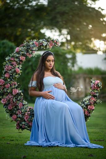 Fotografia de gestante em Cuiabá, com figurino próprio. Fotos em estúdio e externo.