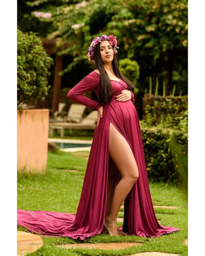 Fotografia de gestante em Cuiabá, com figurino próprio. Fotos em estúdio e externo.