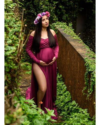 Fotografia de gestante em Cuiabá, com figurino próprio. Fotos em estúdio e externo.