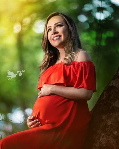Fotografia de gestante em Cuiabá, com figurino próprio. Fotos em estúdio e externo.