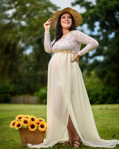 Fotografia de gestante em Cuiabá, com figurino próprio. Fotos em estúdio e externo.