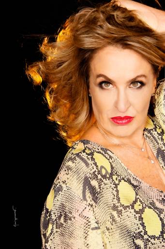 Retrato de Cida by Morgana Festugato